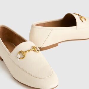 Quince Women’s Italian Leather Horsebit Loafer in Bone size 7. New in a box